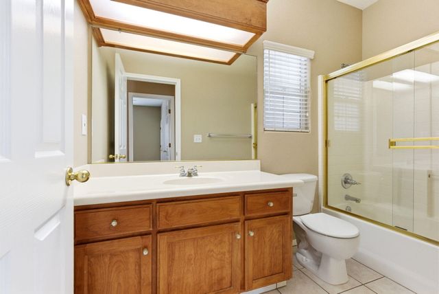 2744 W Ceres Court, Visalia, CA 93291