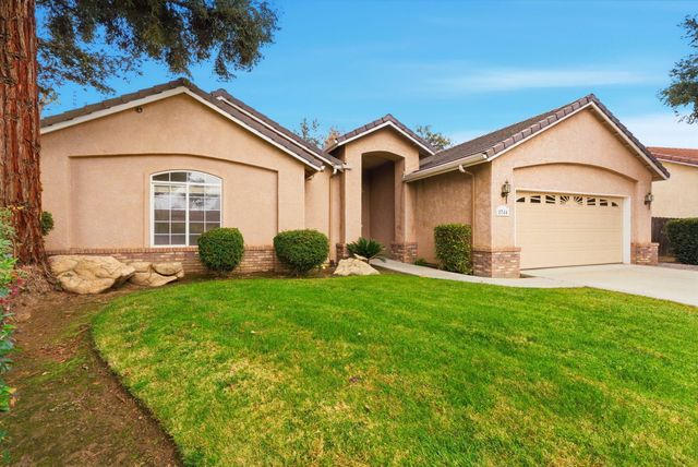 2744 W Ceres Court, Visalia, CA 93291