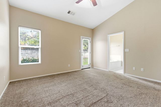 2744 W Ceres Court, Visalia, CA 93291