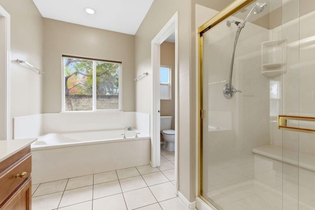 2744 W Ceres Court, Visalia, CA 93291