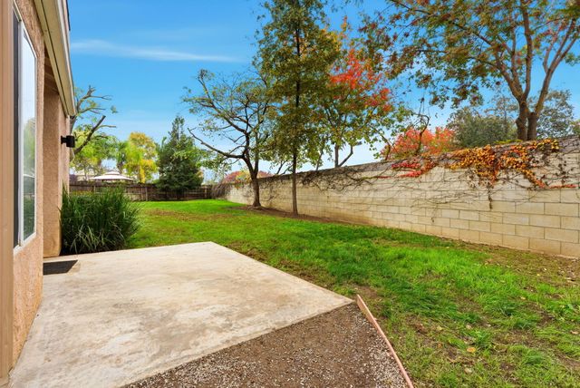 2744 W Ceres Court, Visalia, CA 93291