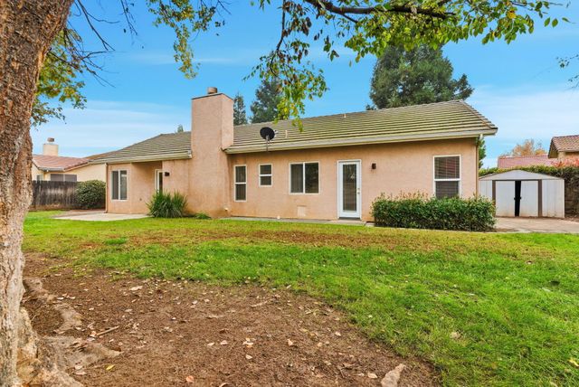 2744 W Ceres Court, Visalia, CA 93291