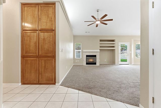 2744 W Ceres Court, Visalia, CA 93291