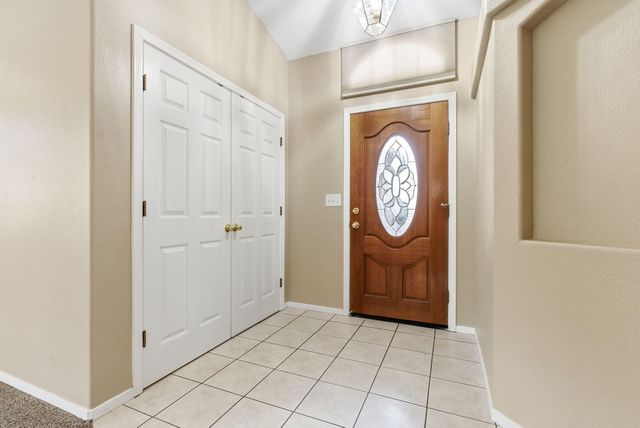 2744 W Ceres Court, Visalia, CA 93291