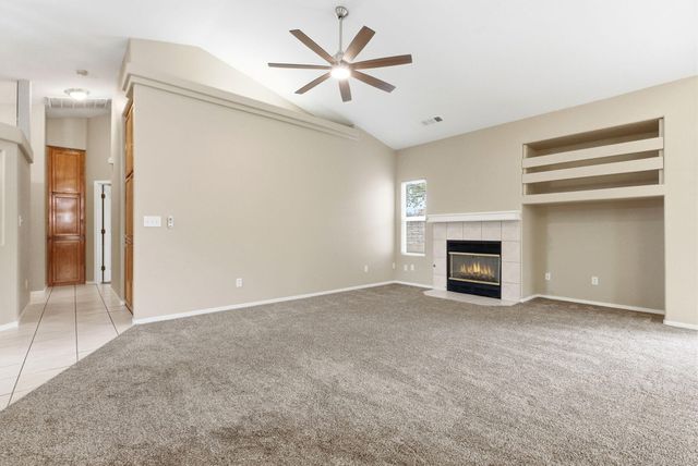 2744 W Ceres Court, Visalia, CA 93291