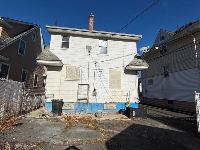 37 Wayne Ave, East Orange City, NJ 07018