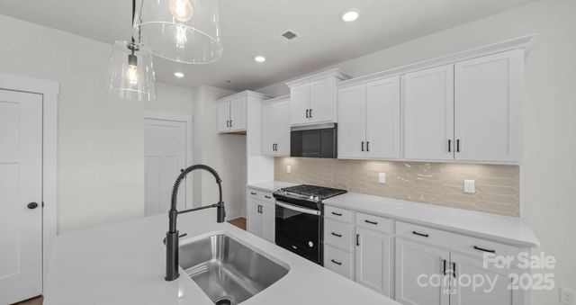 114 Canary Lane, Mooresville, NC 28115