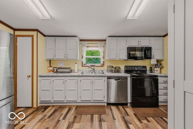 13333 Bellsville Pike, Columbus, IN 47201