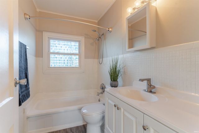 901 Stewart Avenue, Evansville, IN 47715