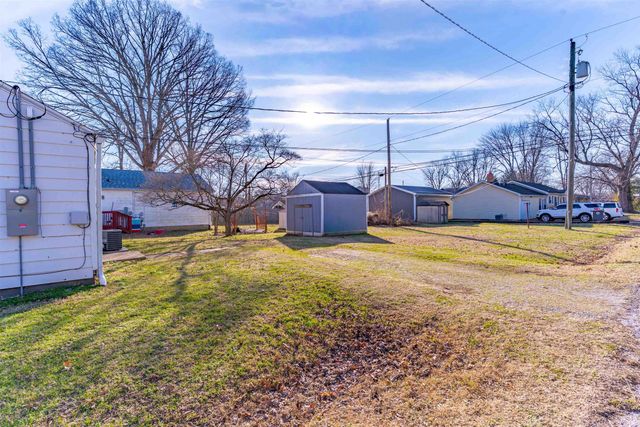 901 Stewart Avenue, Evansville, IN 47715