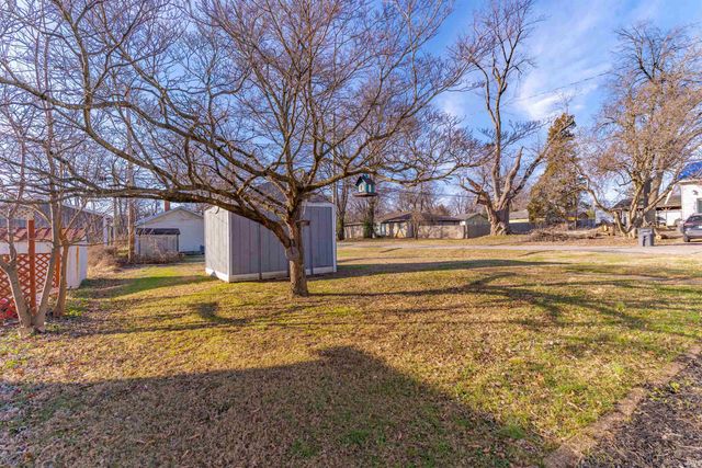 901 Stewart Avenue, Evansville, IN 47715