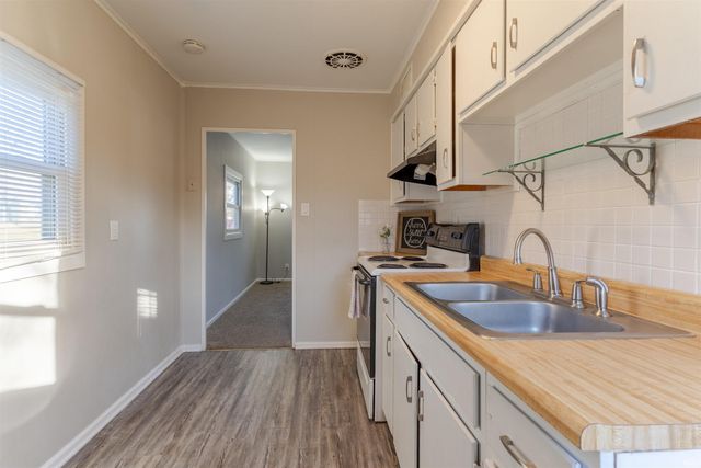 901 Stewart Avenue, Evansville, IN 47715