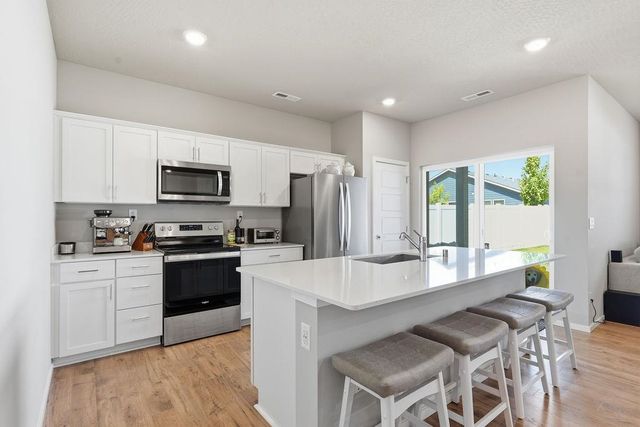 8418 W Red Ave, Cheney, WA 99004