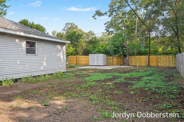 1234 Langeland Avenue, Muskegon, MI 49442