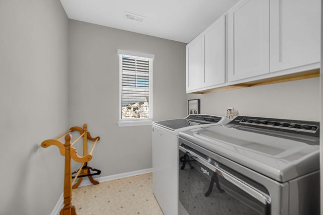 208 Sweetbay Street, Valparaiso, IN 46385