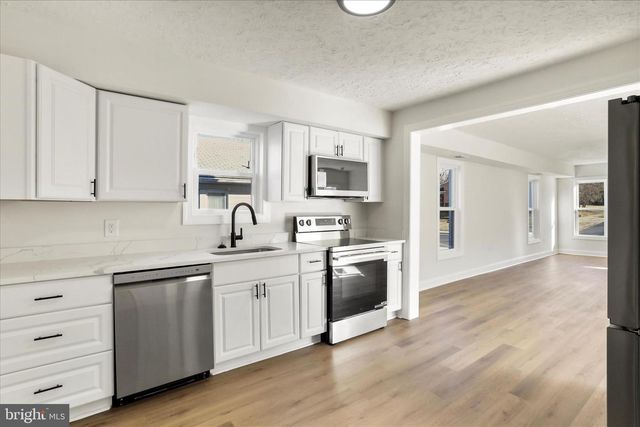 641 S RALEIGH ST, Martinsburg, WV 25401