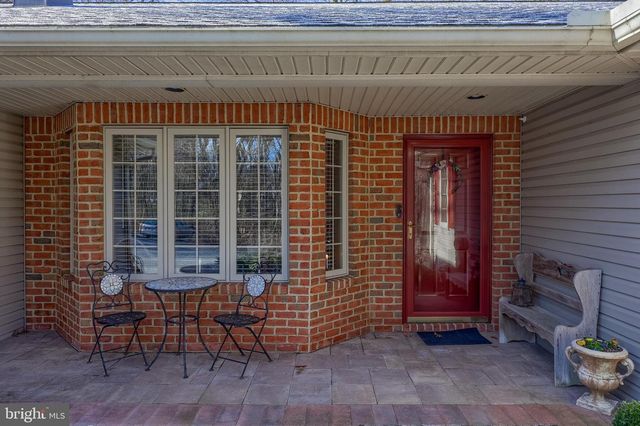 1624 SPRINGVILLE RD, New Holland, PA 17557