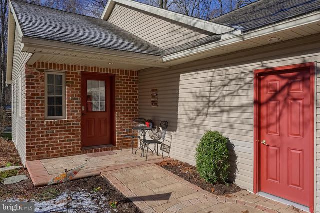 1624 SPRINGVILLE RD, New Holland, PA 17557