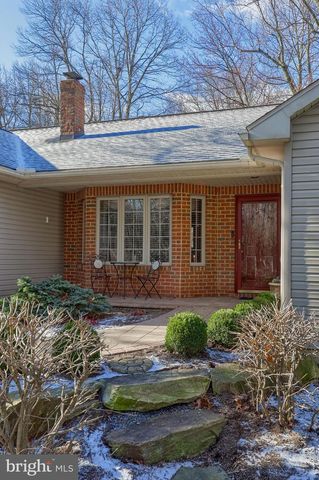 1624 SPRINGVILLE RD, New Holland, PA 17557