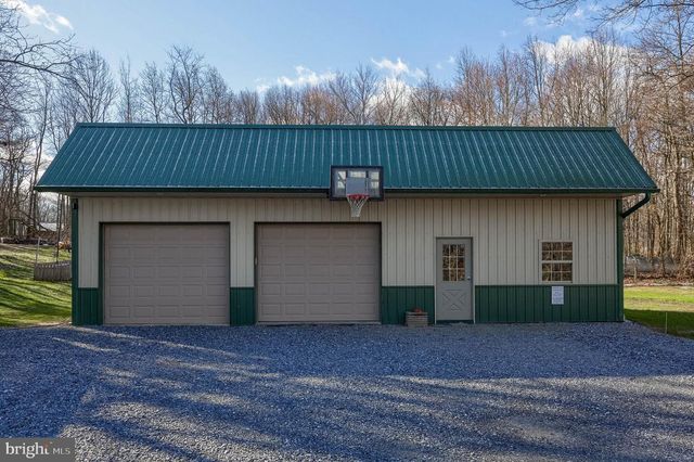 1624 SPRINGVILLE RD, New Holland, PA 17557