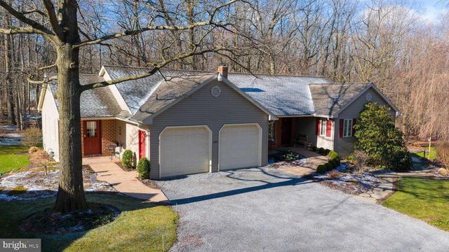 1624 SPRINGVILLE RD, New Holland, PA 17557