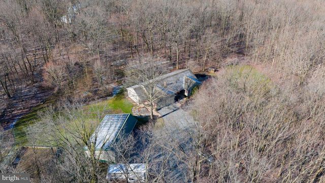 1624 SPRINGVILLE RD, New Holland, PA 17557