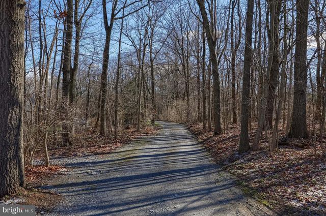 1624 SPRINGVILLE RD, New Holland, PA 17557
