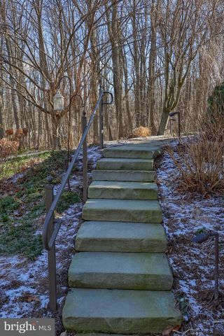 1624 SPRINGVILLE RD, New Holland, PA 17557