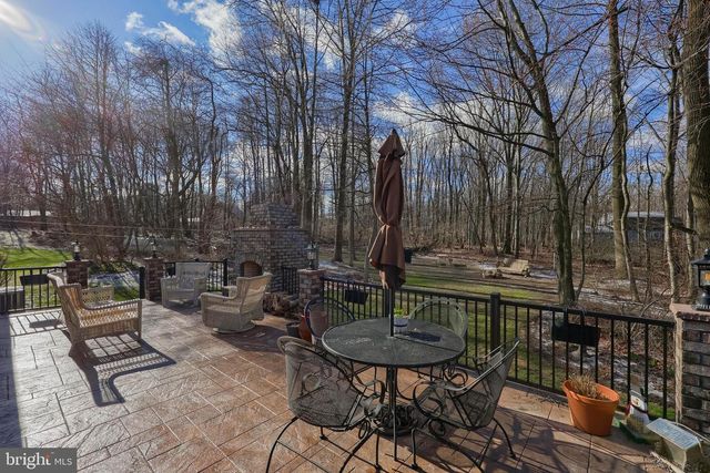 1624 SPRINGVILLE RD, New Holland, PA 17557