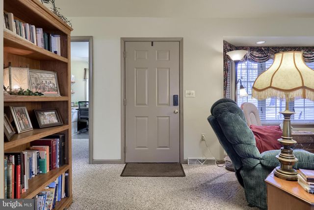 1624 SPRINGVILLE RD, New Holland, PA 17557