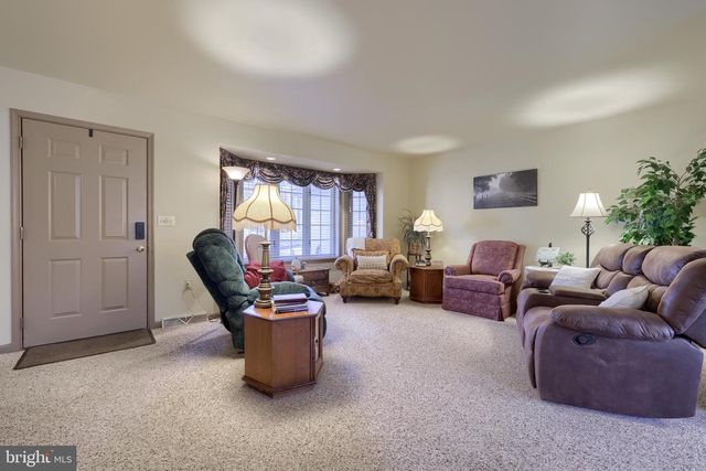 1624 SPRINGVILLE RD, New Holland, PA 17557