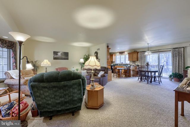 1624 SPRINGVILLE RD, New Holland, PA 17557