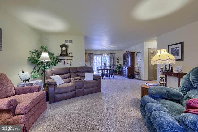 1624 SPRINGVILLE RD, New Holland, PA 17557