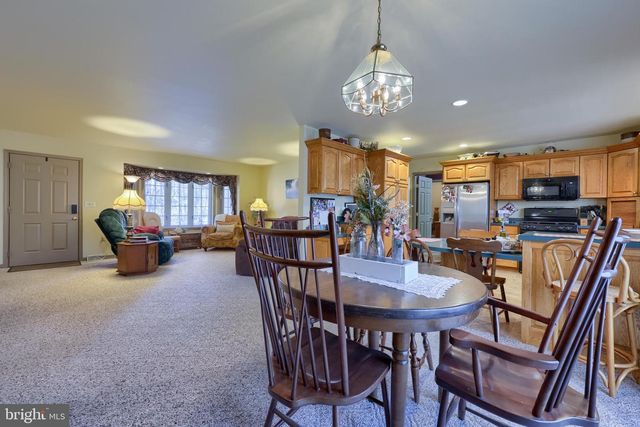 1624 SPRINGVILLE RD, New Holland, PA 17557