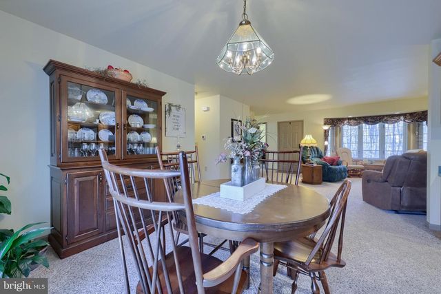 1624 SPRINGVILLE RD, New Holland, PA 17557