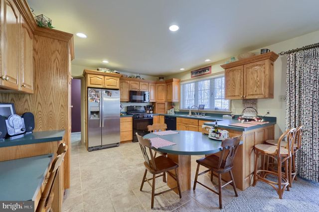 1624 SPRINGVILLE RD, New Holland, PA 17557