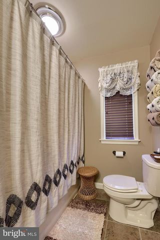 1624 SPRINGVILLE RD, New Holland, PA 17557
