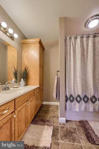 1624 SPRINGVILLE RD, New Holland, PA 17557