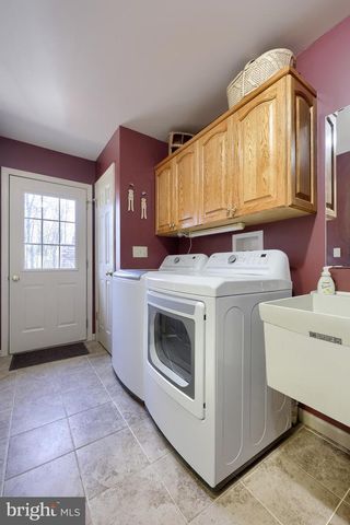 1624 SPRINGVILLE RD, New Holland, PA 17557