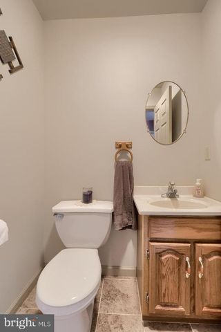 1624 SPRINGVILLE RD, New Holland, PA 17557