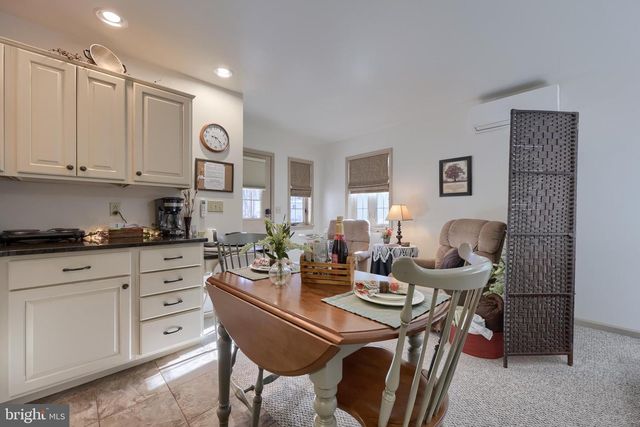 1624 SPRINGVILLE RD, New Holland, PA 17557