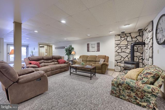 1624 SPRINGVILLE RD, New Holland, PA 17557