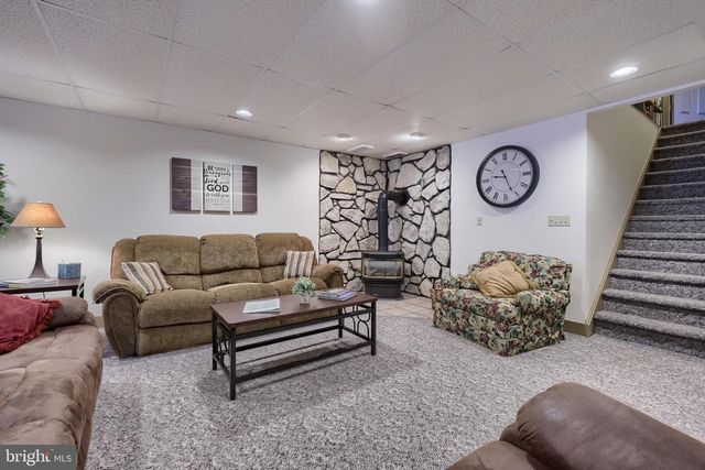 1624 SPRINGVILLE RD, New Holland, PA 17557