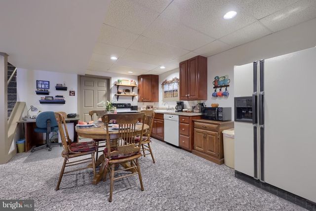 1624 SPRINGVILLE RD, New Holland, PA 17557