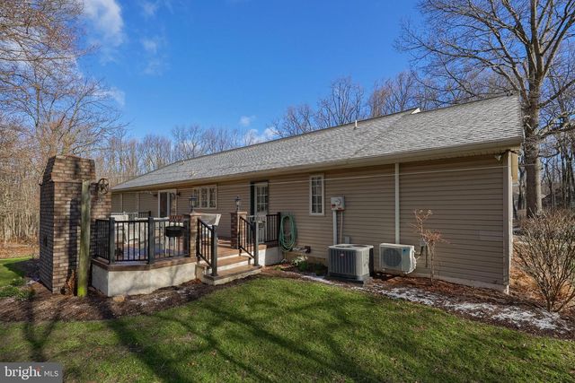 1624 SPRINGVILLE RD, New Holland, PA 17557