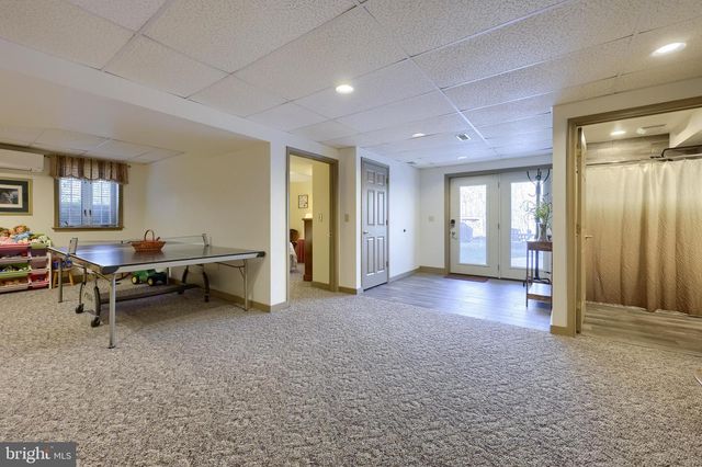 1624 SPRINGVILLE RD, New Holland, PA 17557