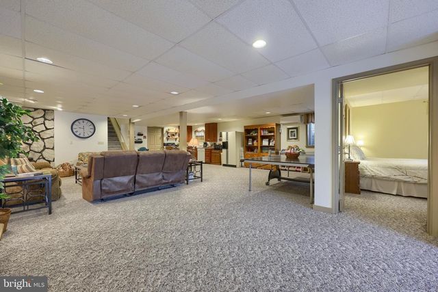 1624 SPRINGVILLE RD, New Holland, PA 17557