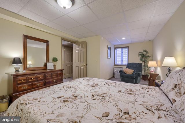 1624 SPRINGVILLE RD, New Holland, PA 17557