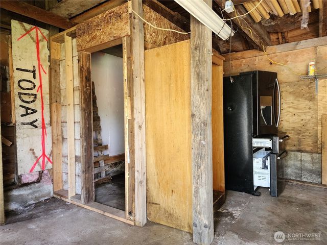 111 Cedar Avenue S, Eatonville, WA 98321