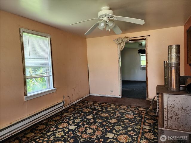 111 Cedar Avenue S, Eatonville, WA 98321